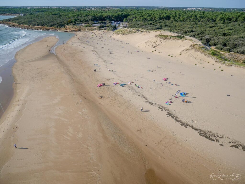 apres midi sur la plage du veillon en Vendée